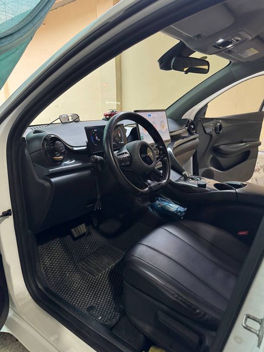 Byd y 2 Sotiladi