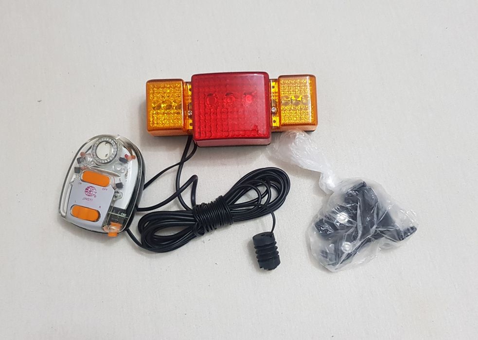 Alarma, sonerie bicicleta, moped cu semnalizare pe led, Noi in cutie