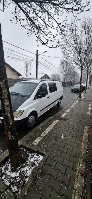 Vând Mercedes Vito