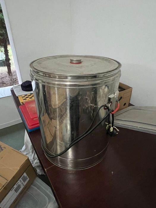 Продам чайник нифиговый