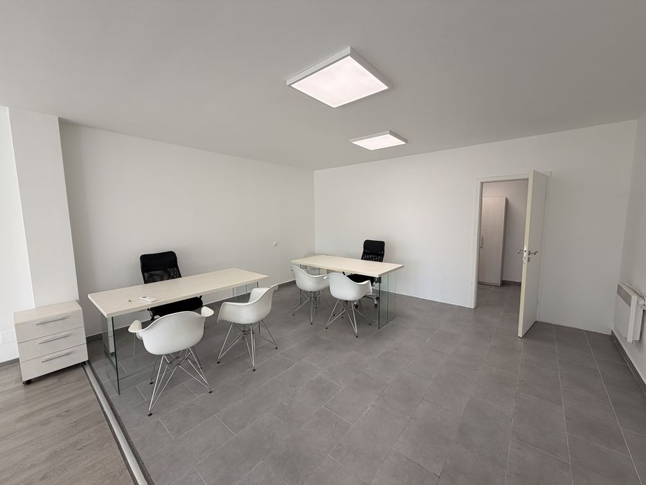 Spatiu comercial de inchiriat Ared