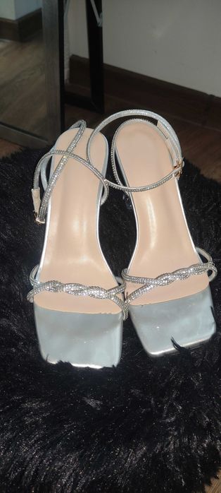 Нови, дамски обувки на токчета 37 и 39 номер бални, вечерни, официални