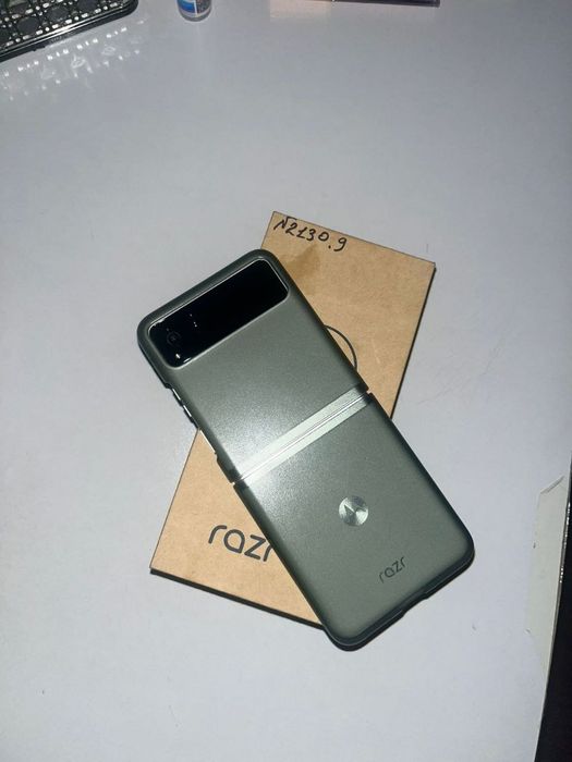 Motorola razr 40