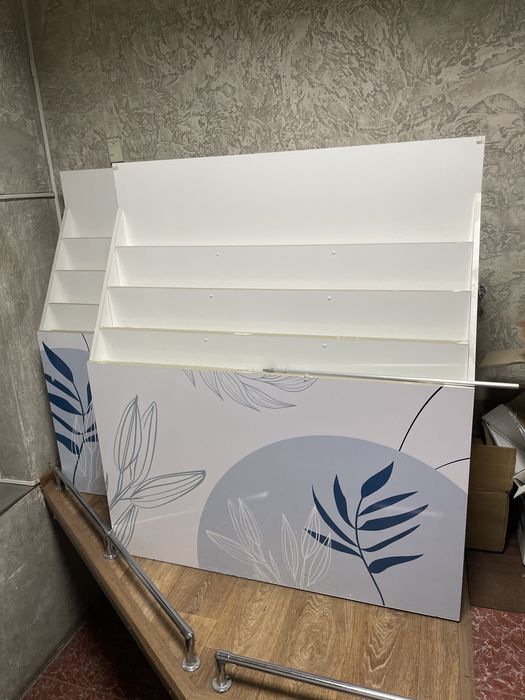 Тумбы витрины