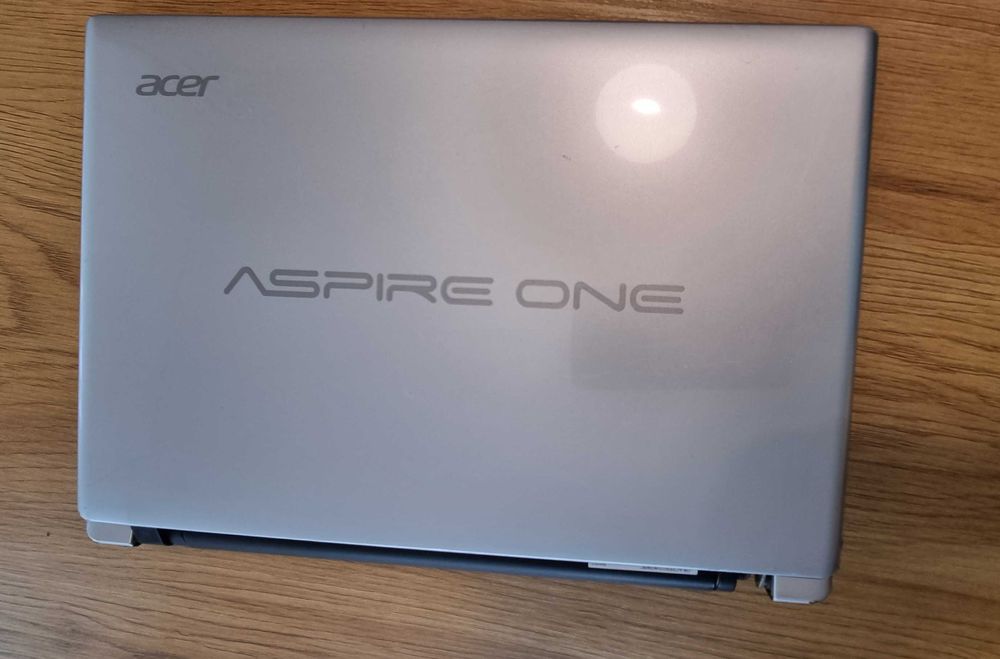 • Laptop Acer Ultra-portabil | Upgrade 8GB RAM | SSD 2566