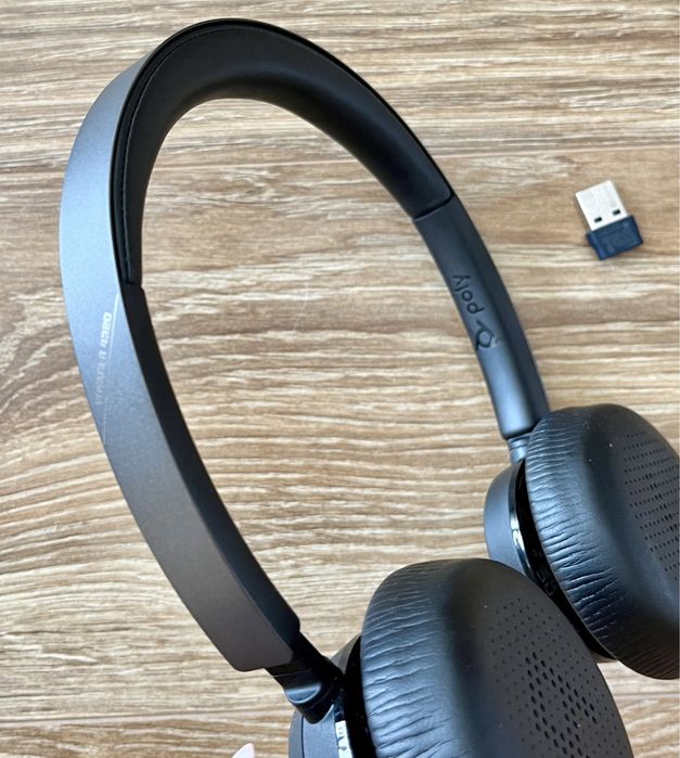 Casti wireless Poly Voyager 4320 UC, USBC, aproape noi