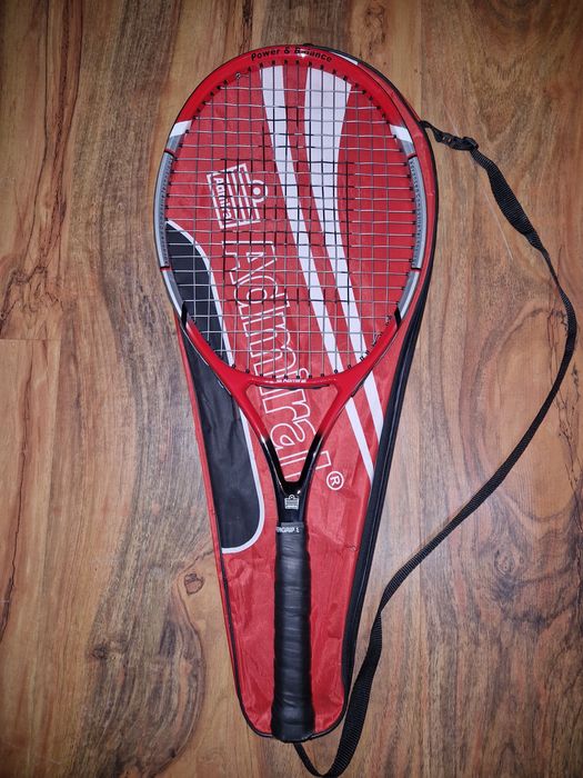 Ракети за тенис на корт