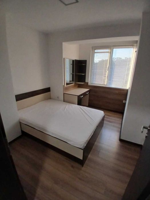 Дава се под наем Тристаен апартамент в Пазарджик, Център - 68 кв.м за 5.1 € - Снимка #2