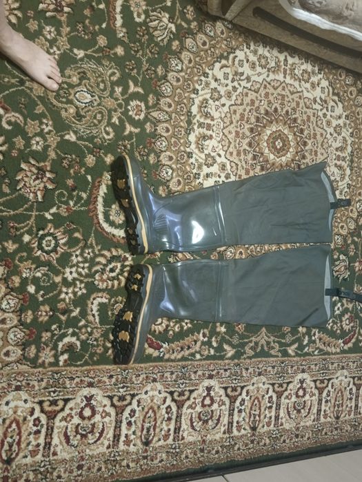 Продам сапоги новые