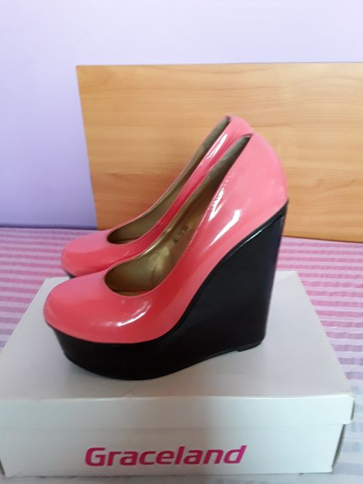 Vând Pantofi Damă cu Platforma Mărimea 38