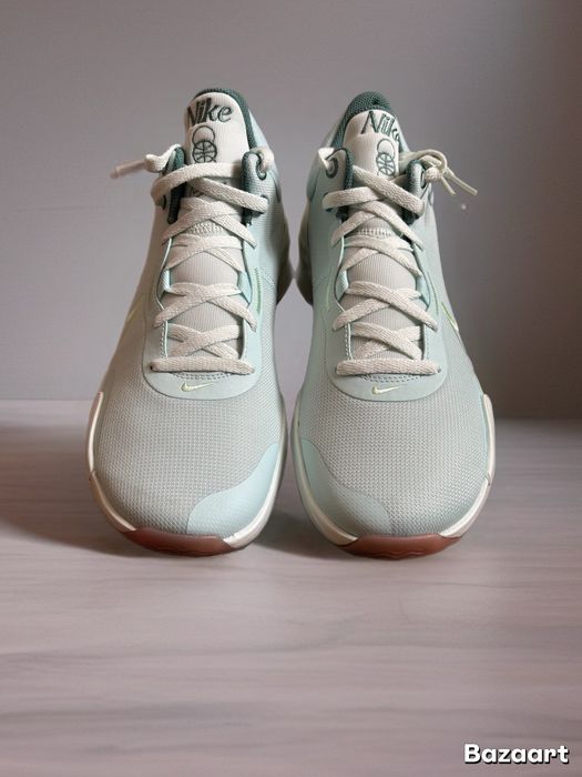 Продам оригинальные кроссовки