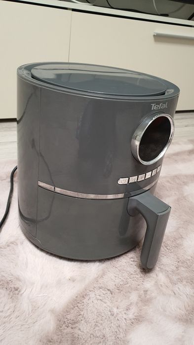 Friteuza cu aer cald Tefal