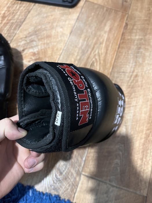 боксерские перчатки