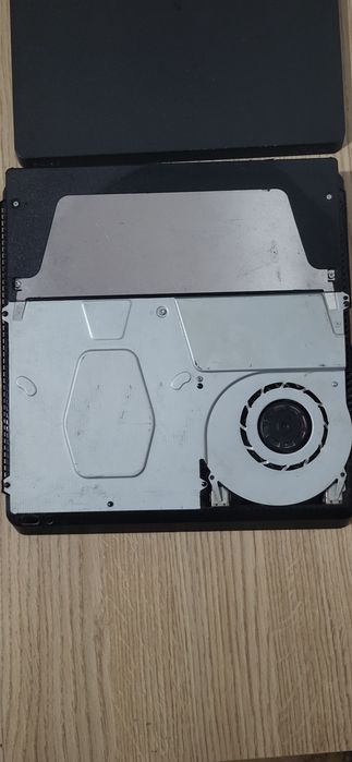 Vand Playstation 4 Slim