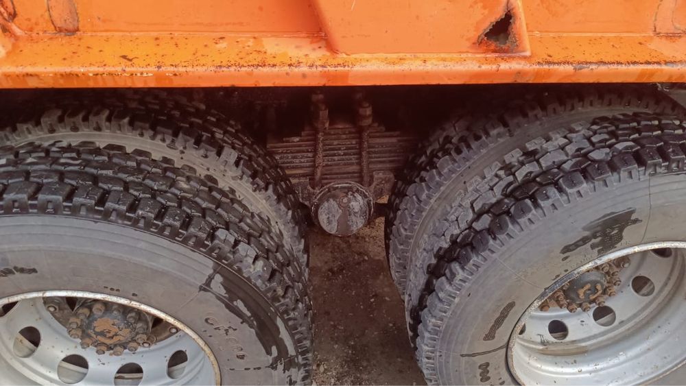 Грузовая машина (самосвал)