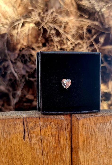 Колиета с Цирконий върху корда