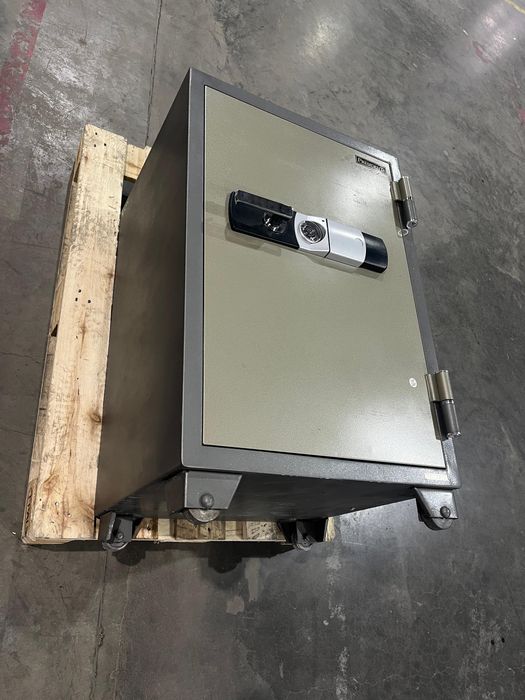 Продается Сейф Президент