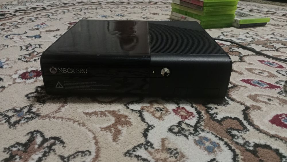 Продам или обменяю Xbox 360 E