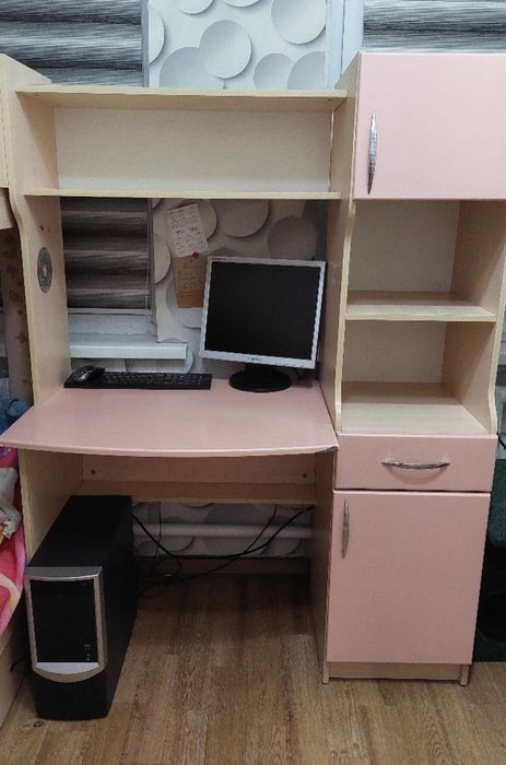 Продам стол для школьника