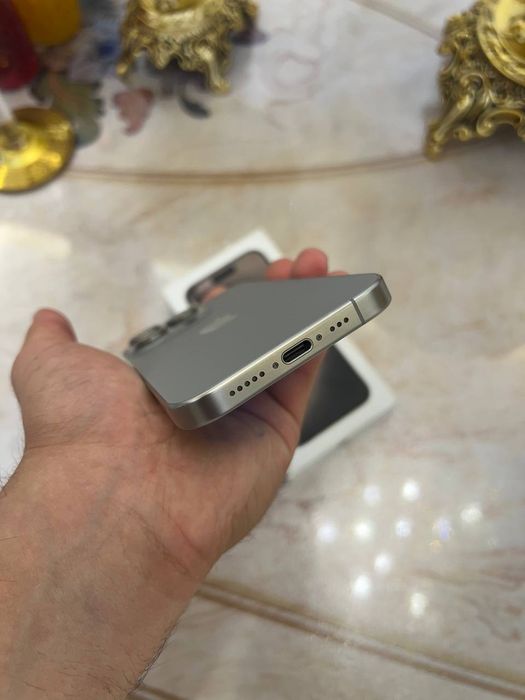 Iphone 15 pro srocha