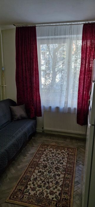 Închiriez apartament cu două camere
