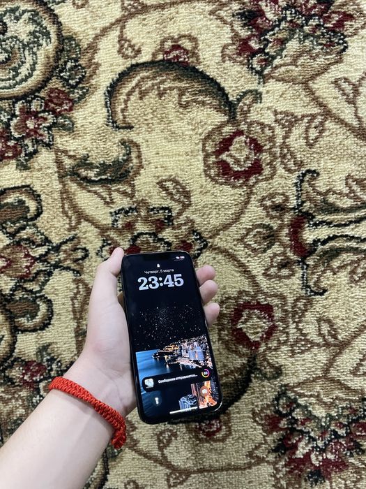 Продам iPhone 13