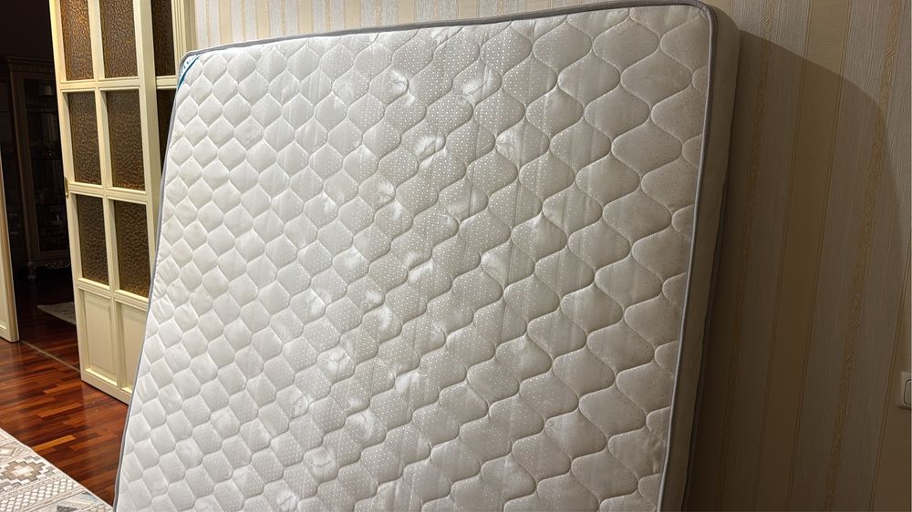 Матрас в отл качестве