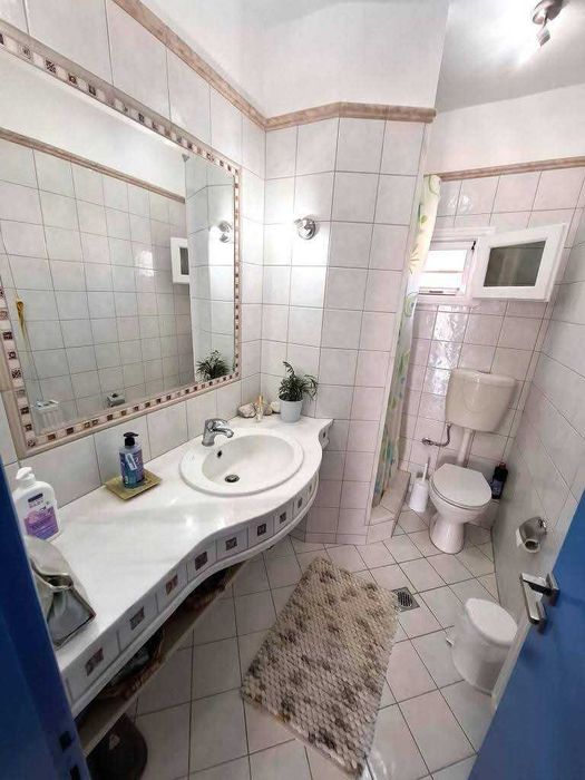 Продава прекрасна къща с площ 60 м2 и двор 220 м2 в Неа Врасна, Гърция