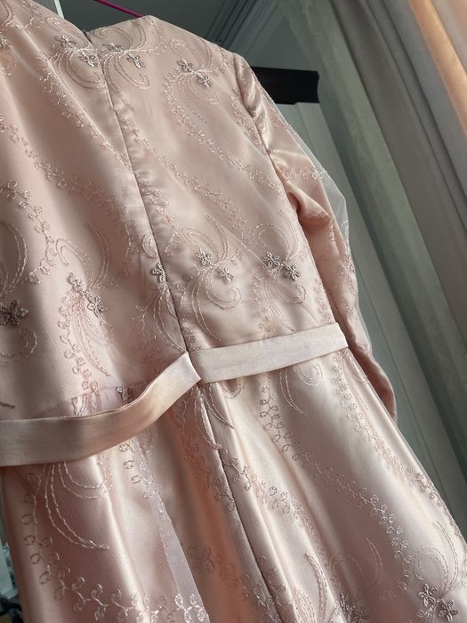 Шикарное платье в пол