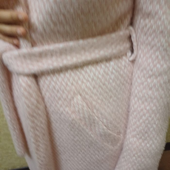 Продам пальто розовое