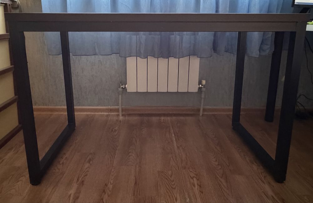 Стол в хорошем состоянии