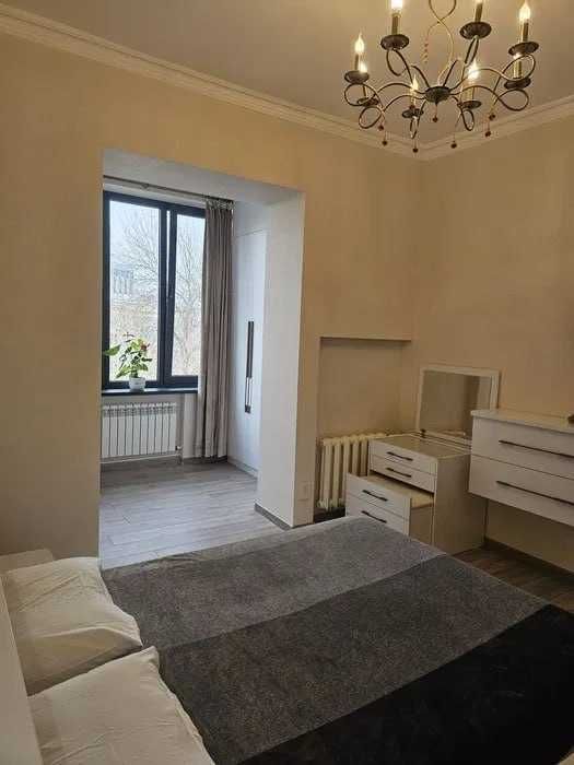 Вторичка, 4/4/4,  Северный вокзал, Сталинский дом 136м2 под ключ !!