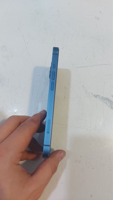 Продается iPhone 13 в отличном состоянии