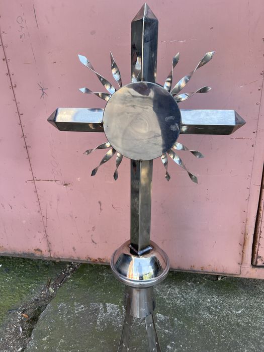 Executam CRUCI din otel inox, la comanda, orice marime si model