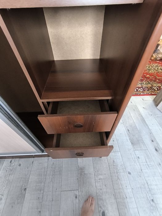 Продам Шкаф спальный