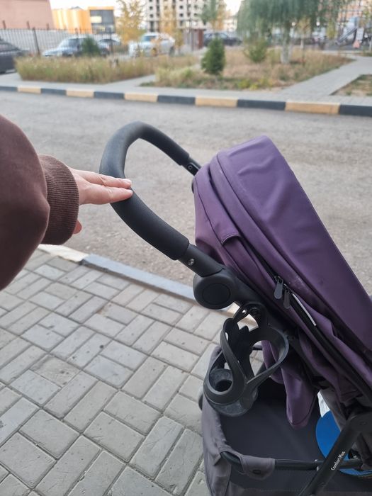 Продам прогулочную коляску