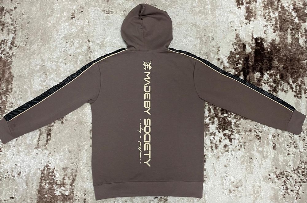 Vând compleu nou de bărbați Mare by Society