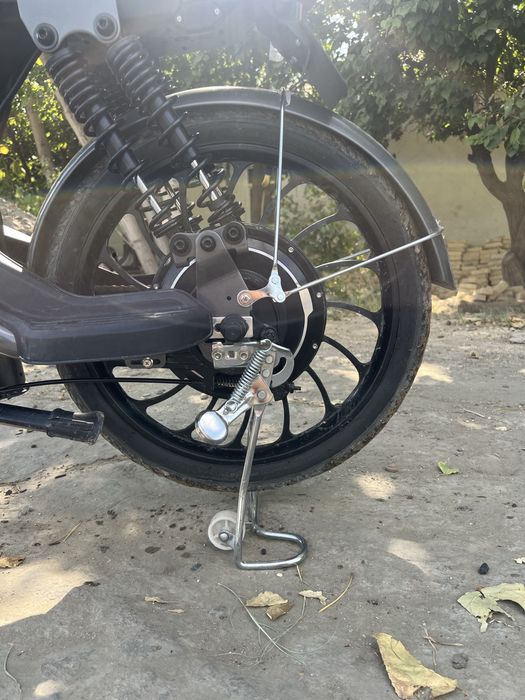 Skuter sotiladi srochno