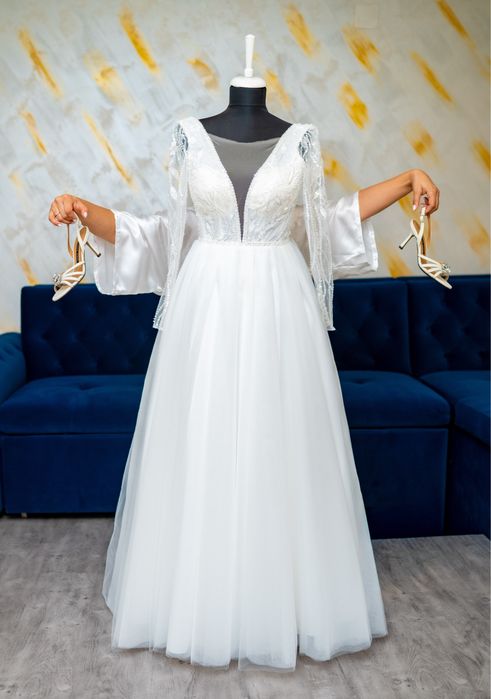 Rochie de mireasa, facuta pe comanda, potrivita pentru marimea S