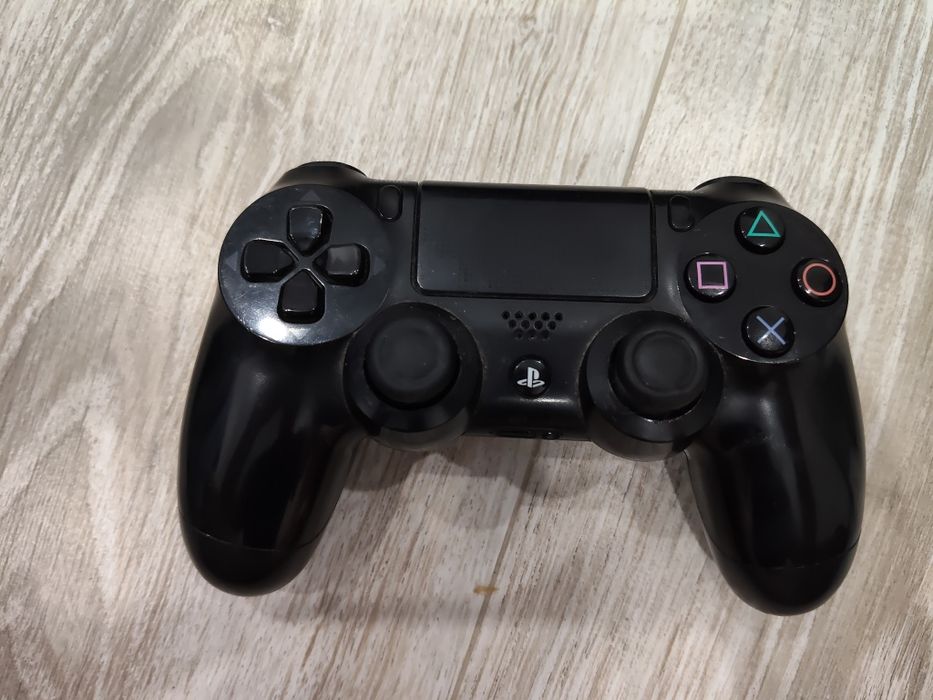 Продаю sony PlayStation 4