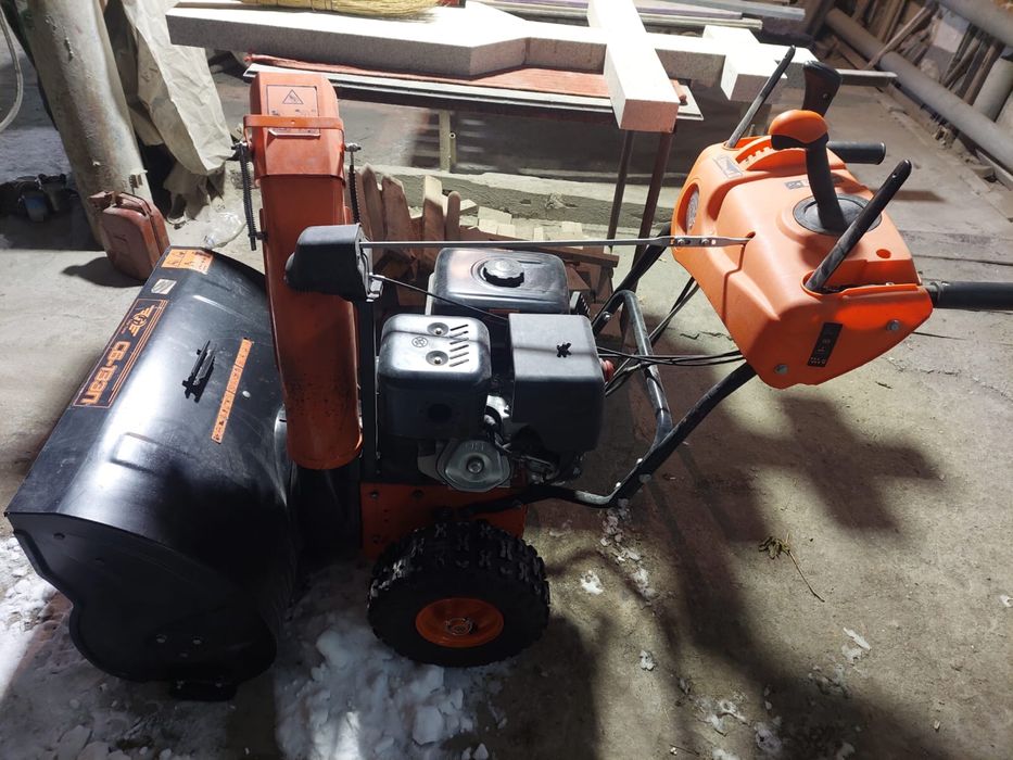 Снегоуборочная машина