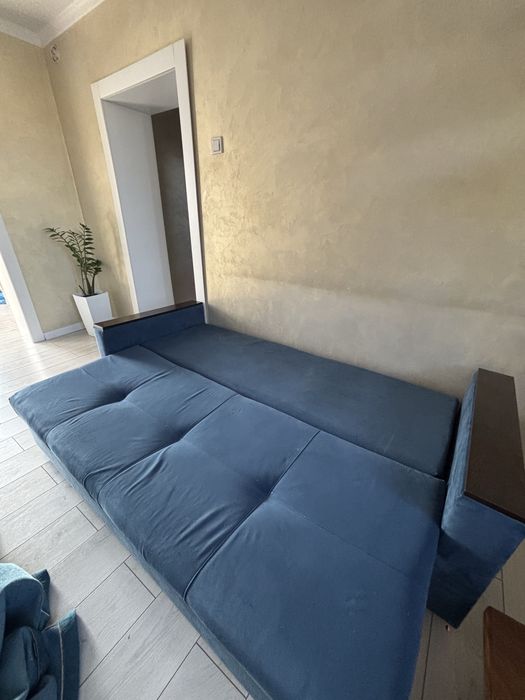 Продается диван в хорошем состоянии