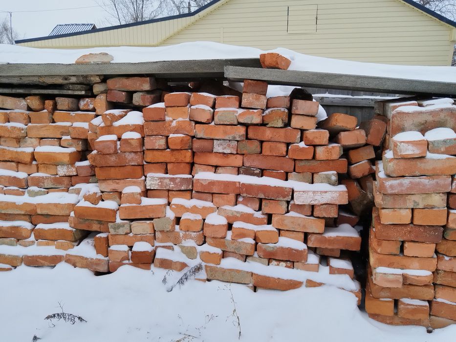 продам б/у кирпичи срочно