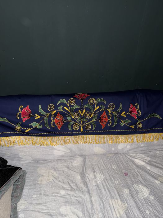 Продаётся занавески на дверь из хб с вышивкой в национальном стиле