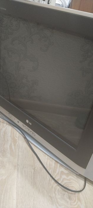 Телевизор LG цветной
