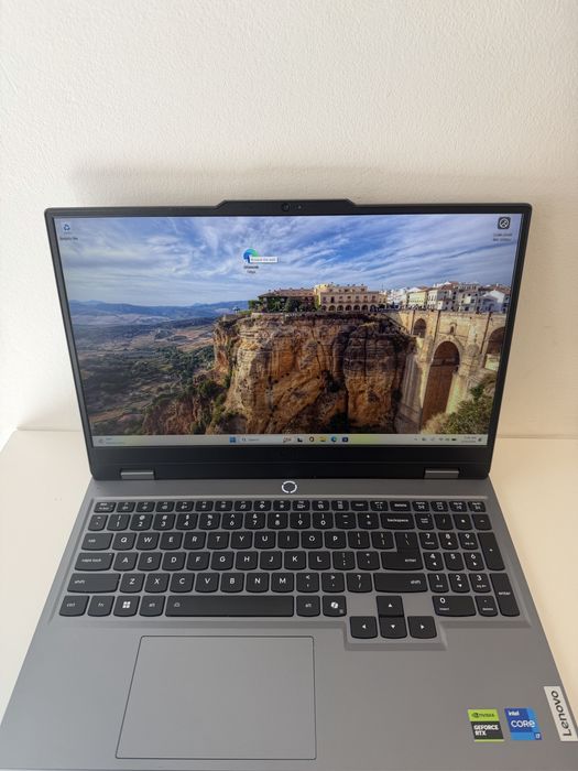 Laptop lenovo loq gaming 83je