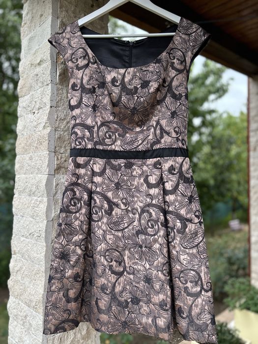 Rochie elegantă cu pliuri, aurie-negru, mărimea 38, croitorie