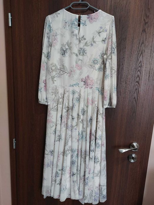 Дамска рокля за сезон пролет-лято