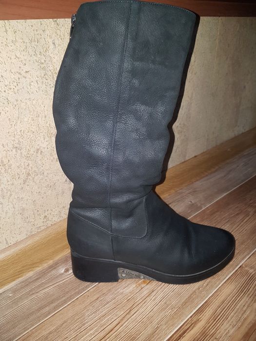 Продаю туфли  женские