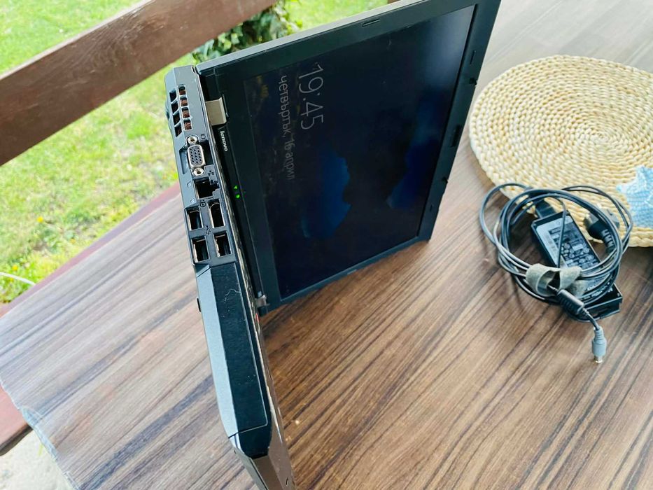 Продавам лаптоп Lenoivo ThinkPad T410